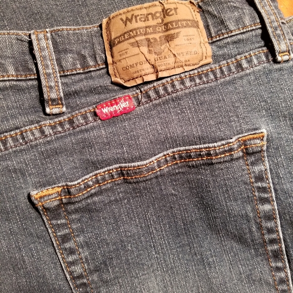Mens Wrangler Jeans 50x30 Relaxed Fit - Picture 1 of 5